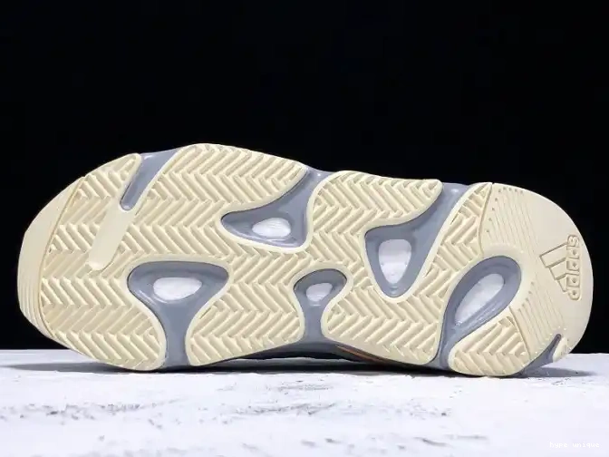 hype Yeezy Inertia